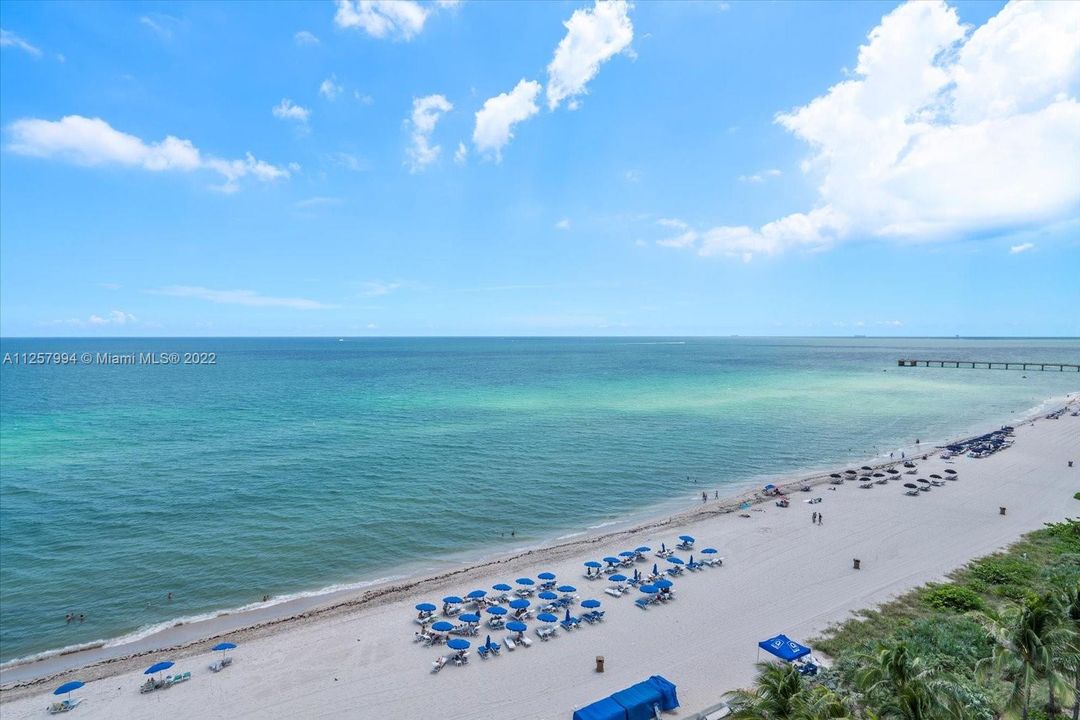 Recently Sold: $2,750,000 (3 beds, 2 baths, 3050 Square Feet)