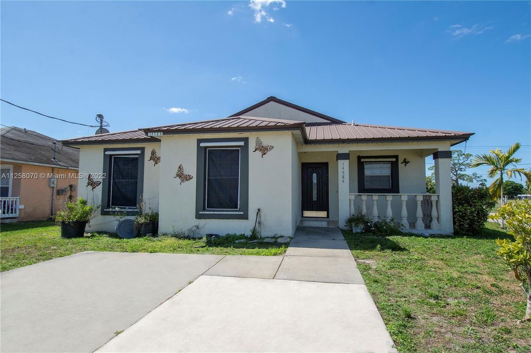 Recently Sold: $285,000 (4 beds, 2 baths, 1253 Square Feet)