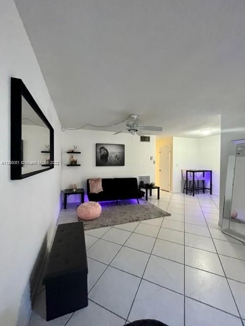 Recently Sold: $175,000 (1 beds, 1 baths, 720 Square Feet)