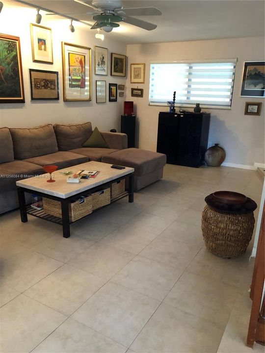 Недавно продано: $475,000 (2 спален, 2 ванн, 1578 Квадратных фут)