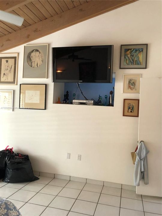 Недавно продано: $475,000 (2 спален, 2 ванн, 1578 Квадратных фут)