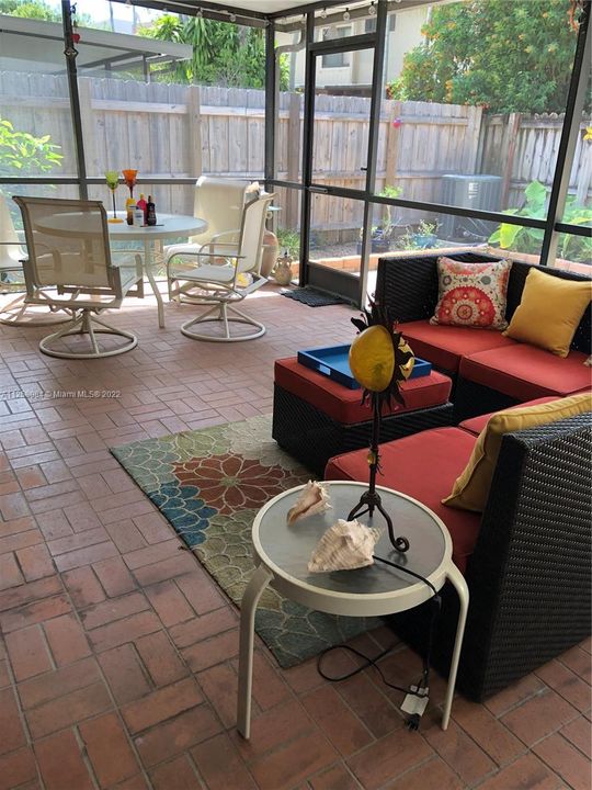 Недавно продано: $475,000 (2 спален, 2 ванн, 1578 Квадратных фут)