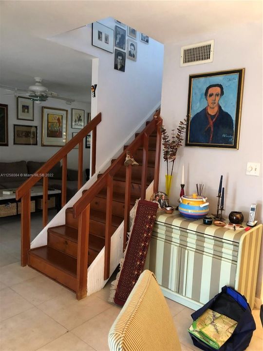 Недавно продано: $475,000 (2 спален, 2 ванн, 1578 Квадратных фут)