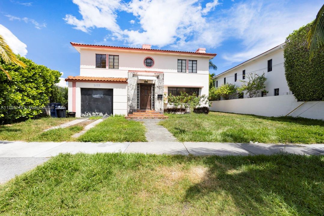 Recently Sold: $2,650,000 (4 beds, 4 baths, 3105 Square Feet)
