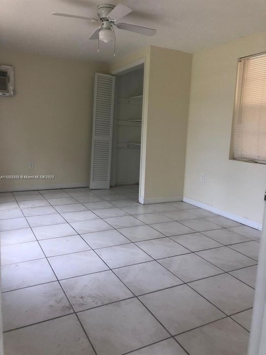 Recently Rented: $1,950 (2 beds, 1 baths, 1050 Square Feet)