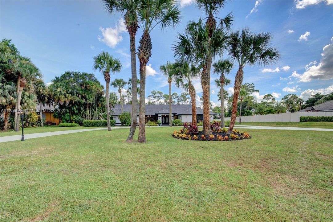 Recently Sold: $1,049,000 (4 beds, 2 baths, 2567 Square Feet)