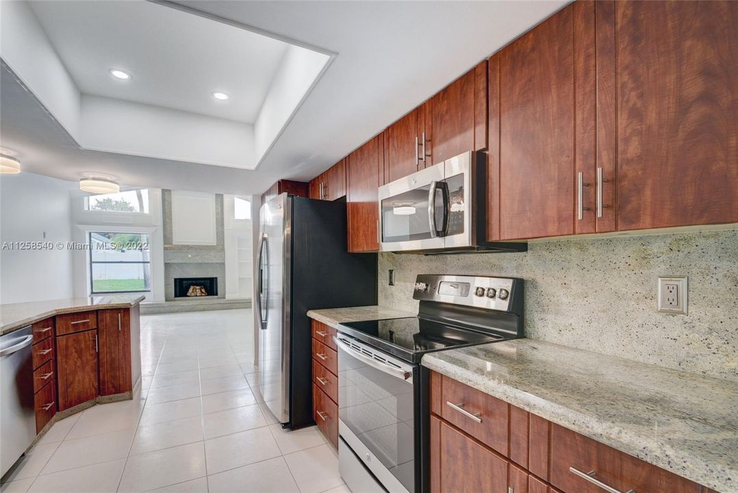 Recently Sold: $1,049,000 (4 beds, 2 baths, 2567 Square Feet)