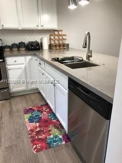 Recently Rented: $5,000 (3 beds, 2 baths, 1300 Square Feet)