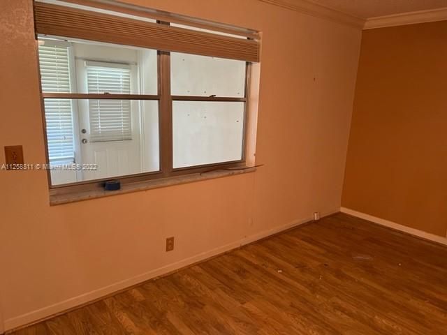 Recently Sold: $164,000 (1 beds, 1 baths, 912 Square Feet)