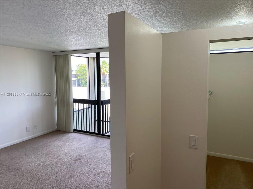 Recently Rented: $2,300 (2 beds, 2 baths, 1230 Square Feet)