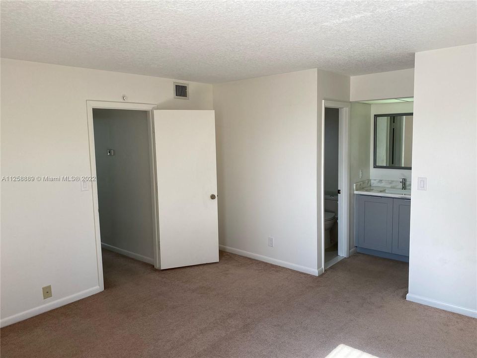 Recently Rented: $2,300 (2 beds, 2 baths, 1230 Square Feet)