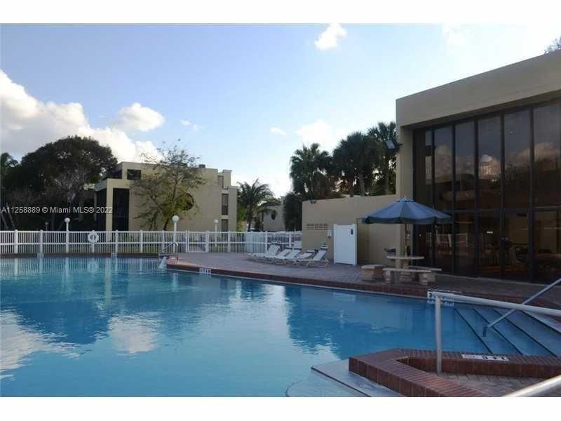 Recently Rented: $2,300 (2 beds, 2 baths, 1230 Square Feet)