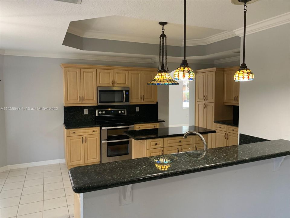 Recientemente alquilado: $5,000 (4 camas, 3 baños, 2997 Pies cuadrados)