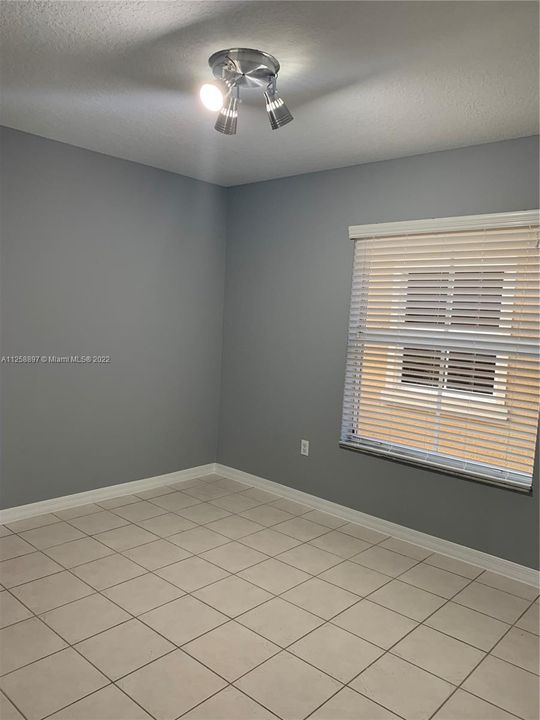 Recientemente alquilado: $5,000 (4 camas, 3 baños, 2997 Pies cuadrados)