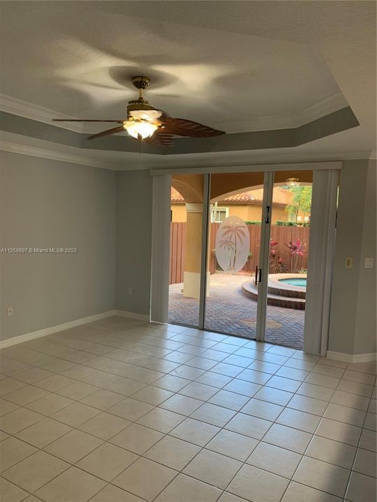 Recientemente alquilado: $5,000 (4 camas, 3 baños, 2997 Pies cuadrados)