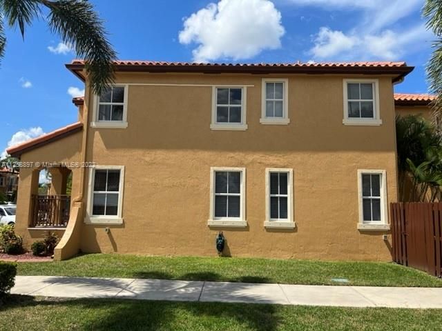 Recientemente alquilado: $5,000 (4 camas, 3 baños, 2997 Pies cuadrados)