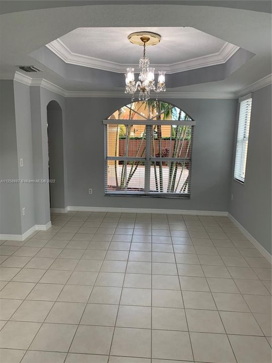 Recientemente alquilado: $5,000 (4 camas, 3 baños, 2997 Pies cuadrados)