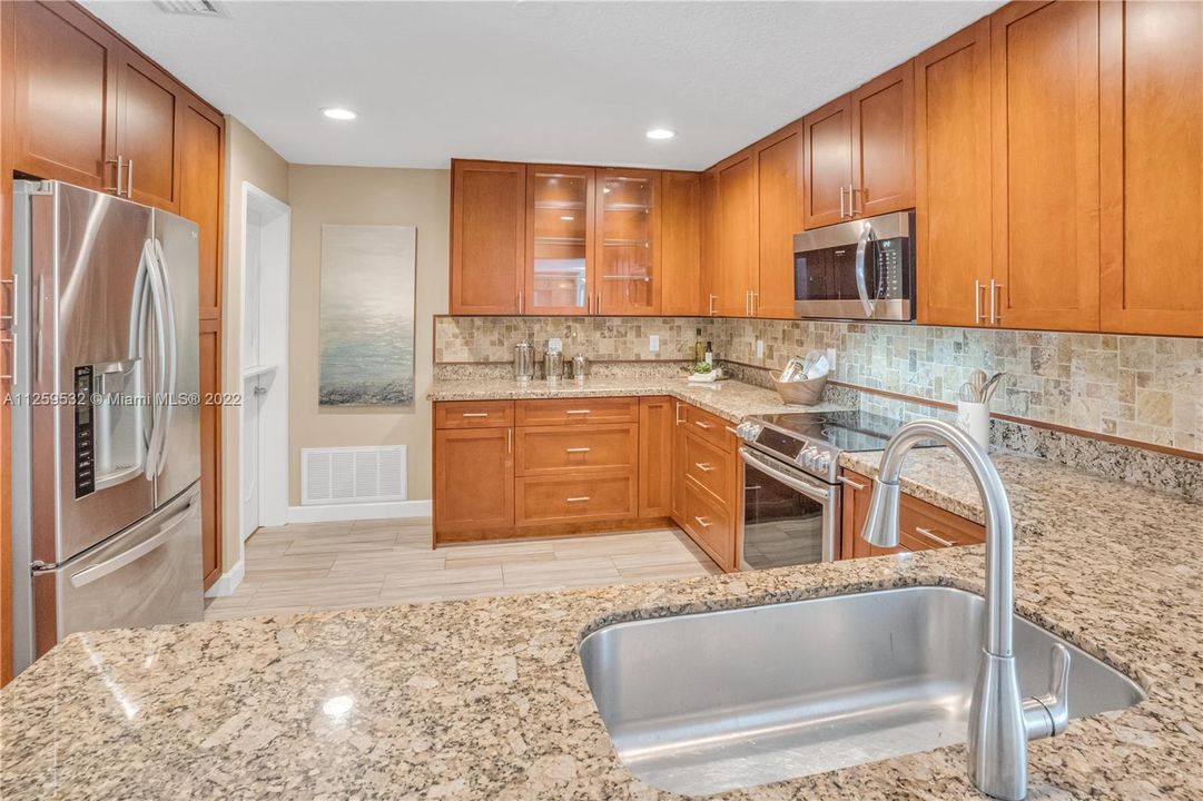 Recently Sold: $1,115,000 (2 beds, 2 baths, 1770 Square Feet)