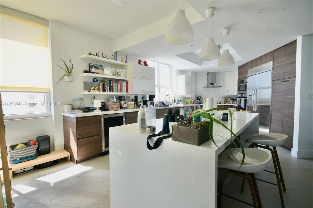 Recently Sold: $1,950,000 (3 beds, 2 baths, 2353 Square Feet)