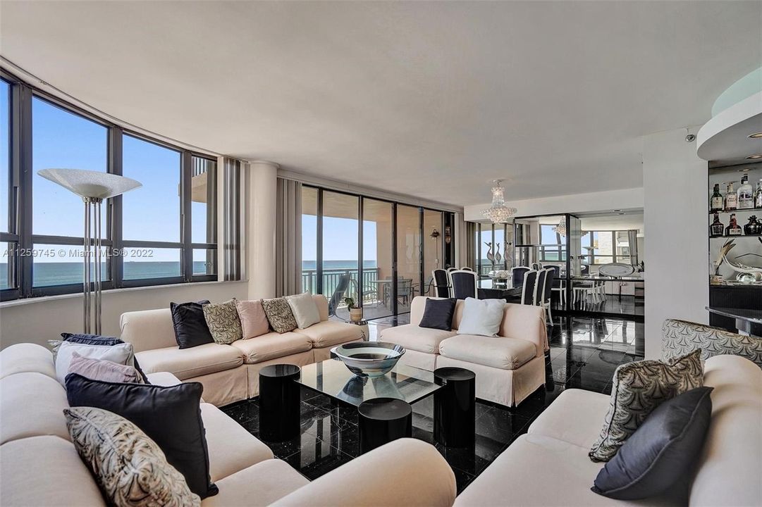 Recently Sold: $2,099,000 (3 beds, 2 baths, 2353 Square Feet)