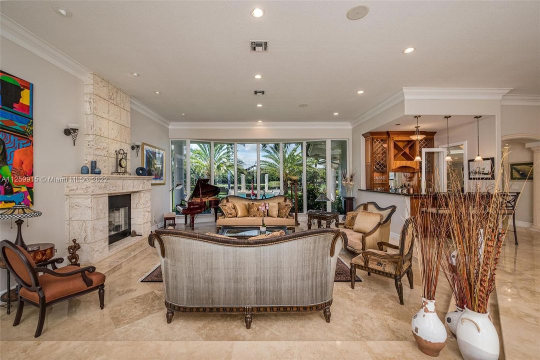 Recently Sold: $5,475,000 (5 beds, 6 baths, 6196 Square Feet)