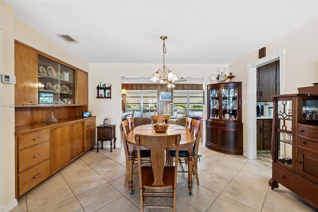 Dinning room - 2137 NE 16 Ave Wilton Manors Waterfront 3/2 Bedroom Home