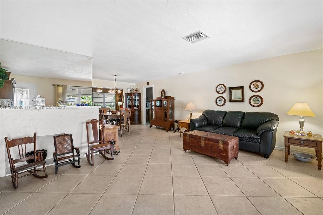 Walk into open living area - 2137 NE 16 Ave Wilton Manors Waterfront 3/2 Bedroom Home