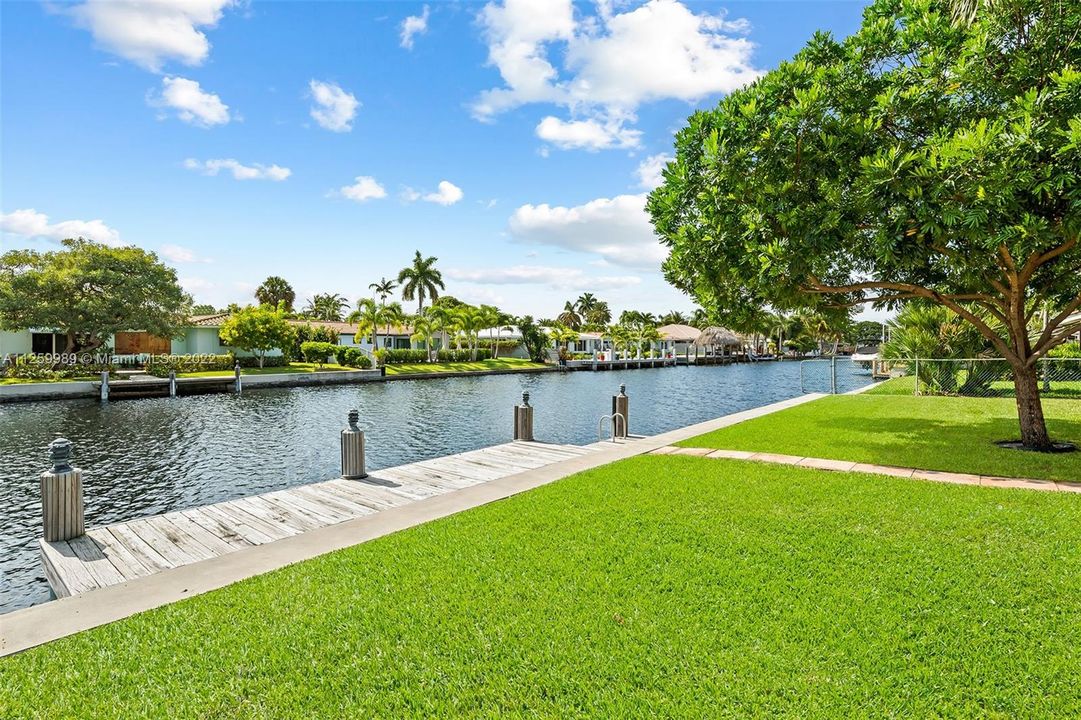 Perfect water view to enjoy - 2137 NE 16 Ave Wilton Manors Waterfront 3/2 Bedroom Home