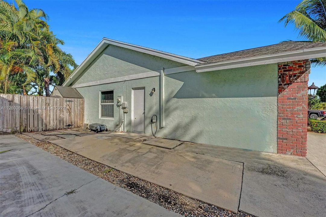 Recently Sold: $640,000 (3 beds, 2 baths, 1528 Square Feet)