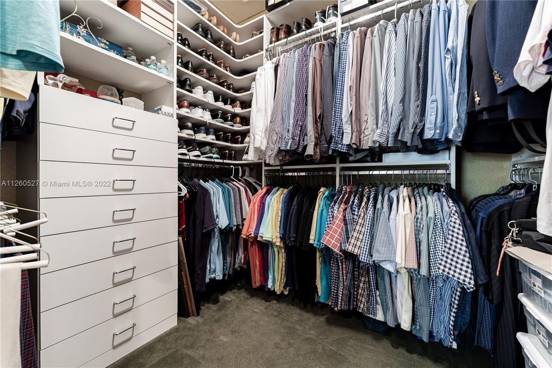 Vendido Recientemente: $1,155,000 (3 camas, 3 baños, 2653 Pies cuadrados)