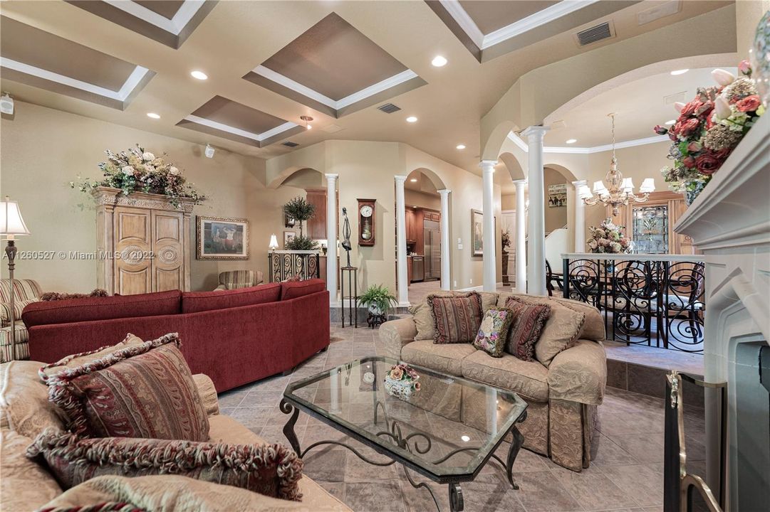 Vendido Recientemente: $1,155,000 (3 camas, 3 baños, 2653 Pies cuadrados)