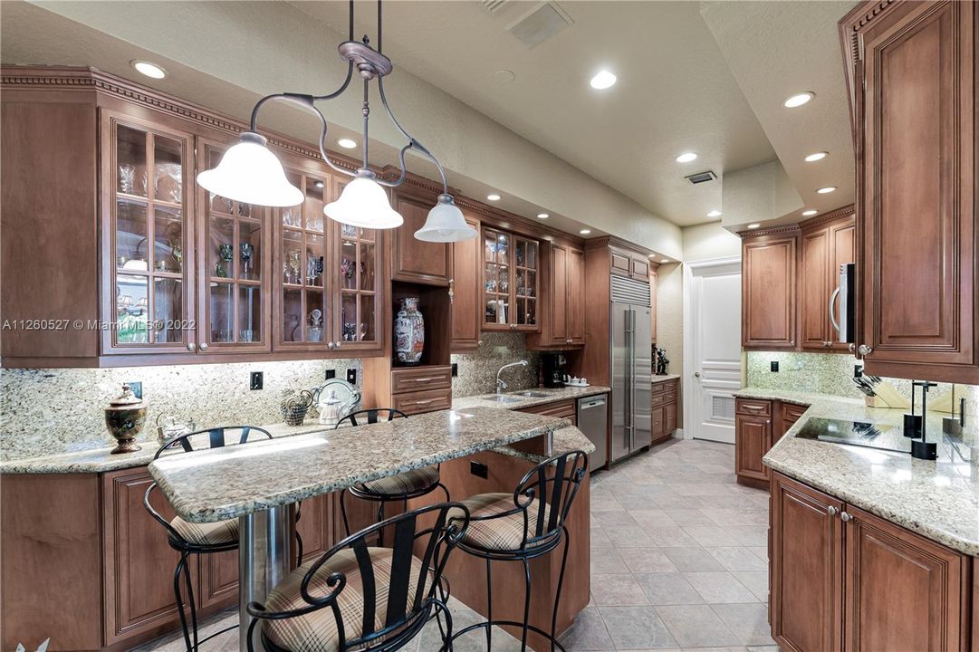 Vendido Recientemente: $1,155,000 (3 camas, 3 baños, 2653 Pies cuadrados)