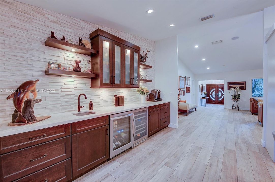 Recently Sold: $1,490,000 (3 beds, 2 baths, 2698 Square Feet)