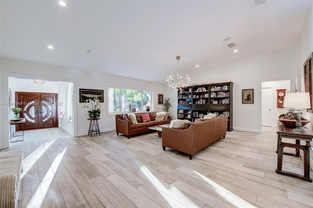 Recently Sold: $1,490,000 (3 beds, 2 baths, 2698 Square Feet)