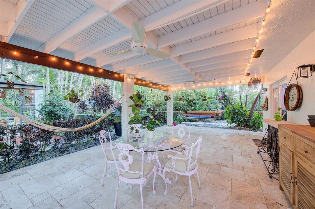 Recently Sold: $1,490,000 (3 beds, 2 baths, 2698 Square Feet)