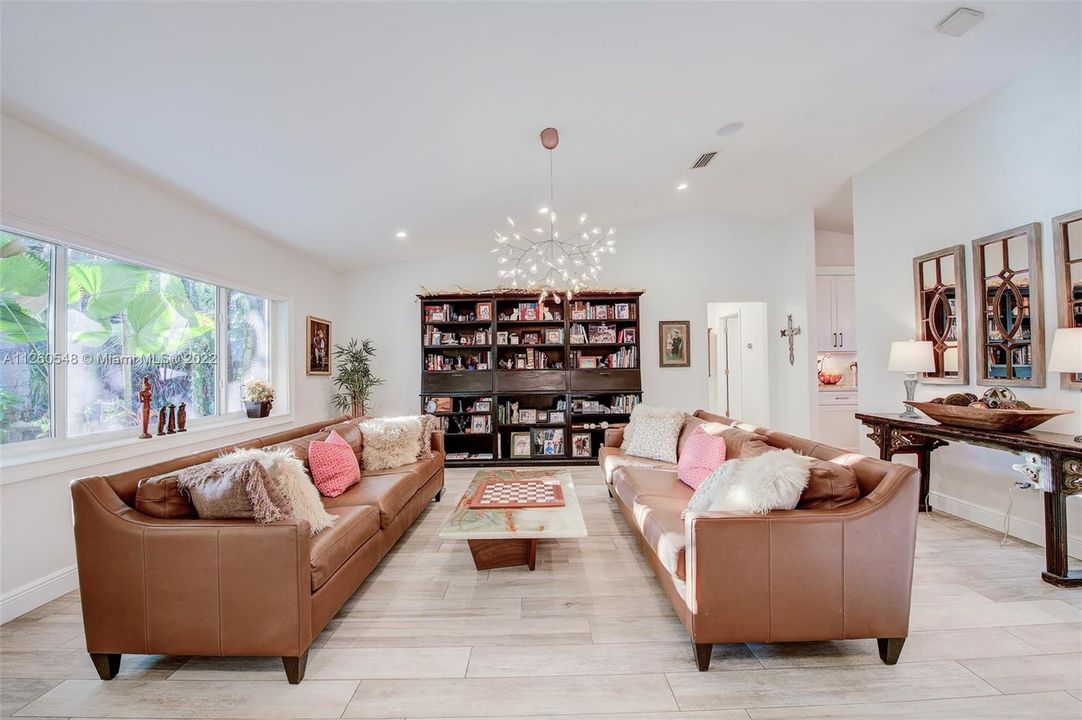 Recently Sold: $1,490,000 (3 beds, 2 baths, 2698 Square Feet)