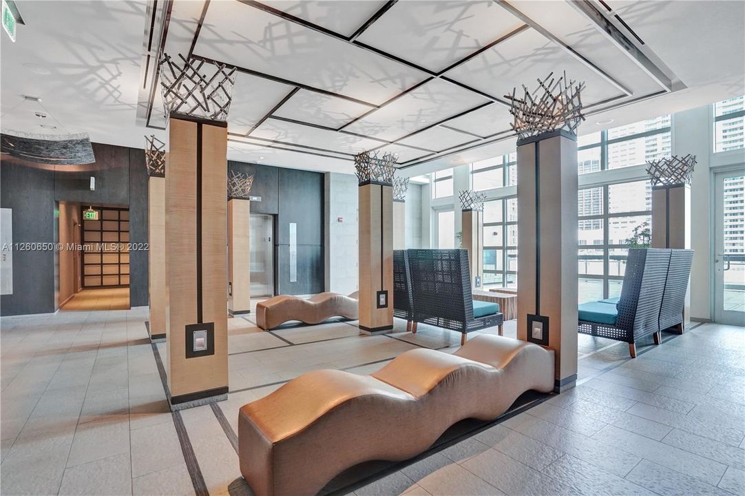Recently Sold: $1,850,000 (2 beds, 2 baths, 2036 Square Feet)