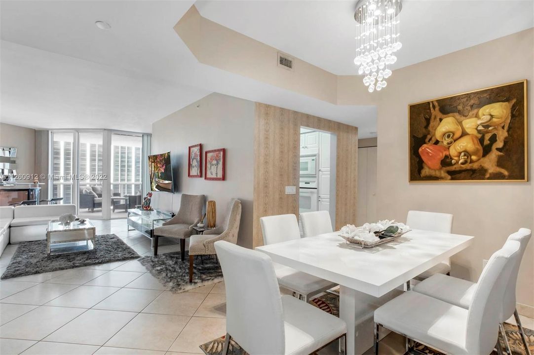 Recently Sold: $1,300,000 (2 beds, 2 baths, 1490 Square Feet)