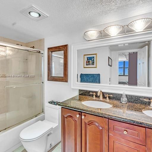 最近售出: $560,000 (2 贝兹, 2 浴室, 1290 平方英尺)