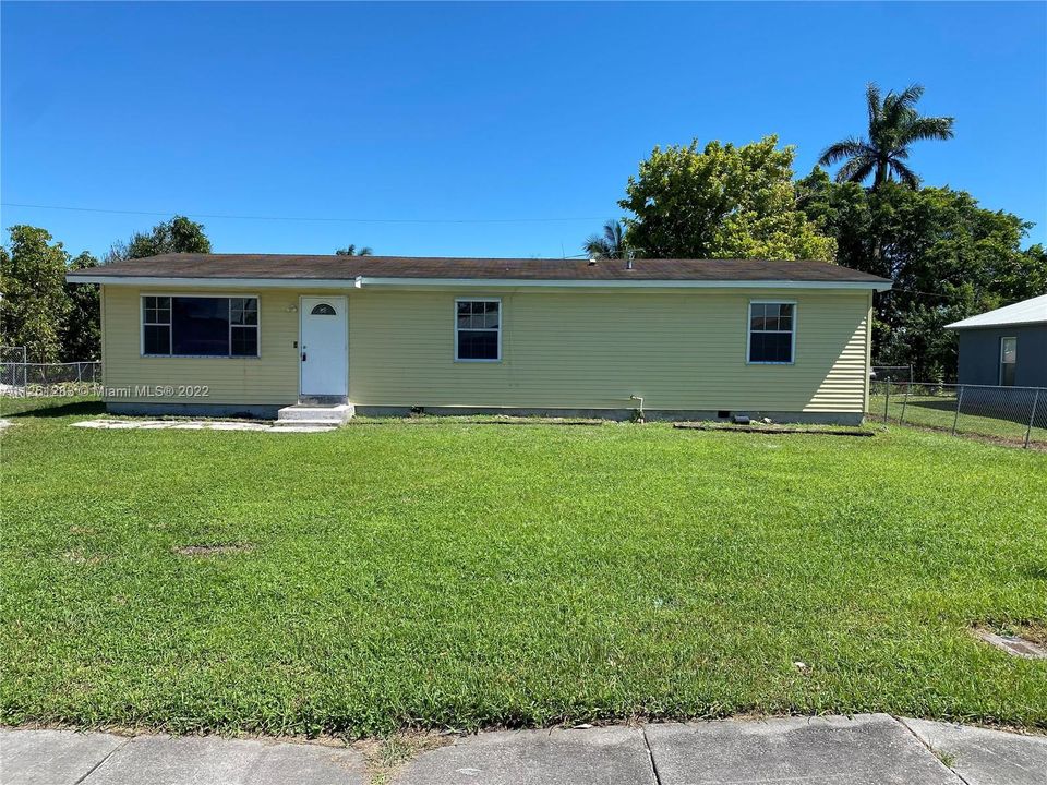 Recently Rented: $1,625 (3 beds, 2 baths, 1248 Square Feet)