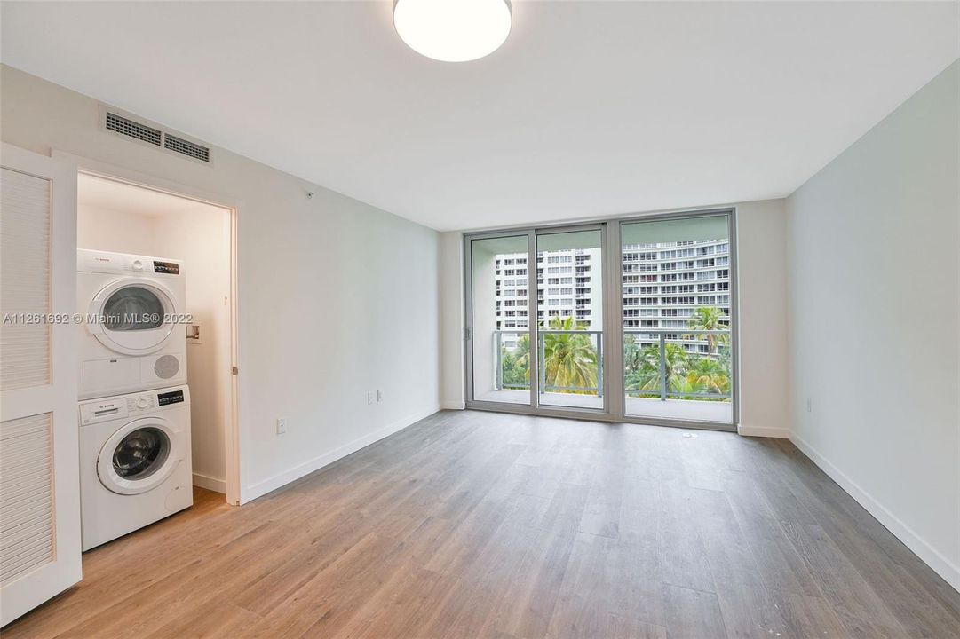 Recently Rented: $2,899 (1 beds, 1 baths, 740 Square Feet)