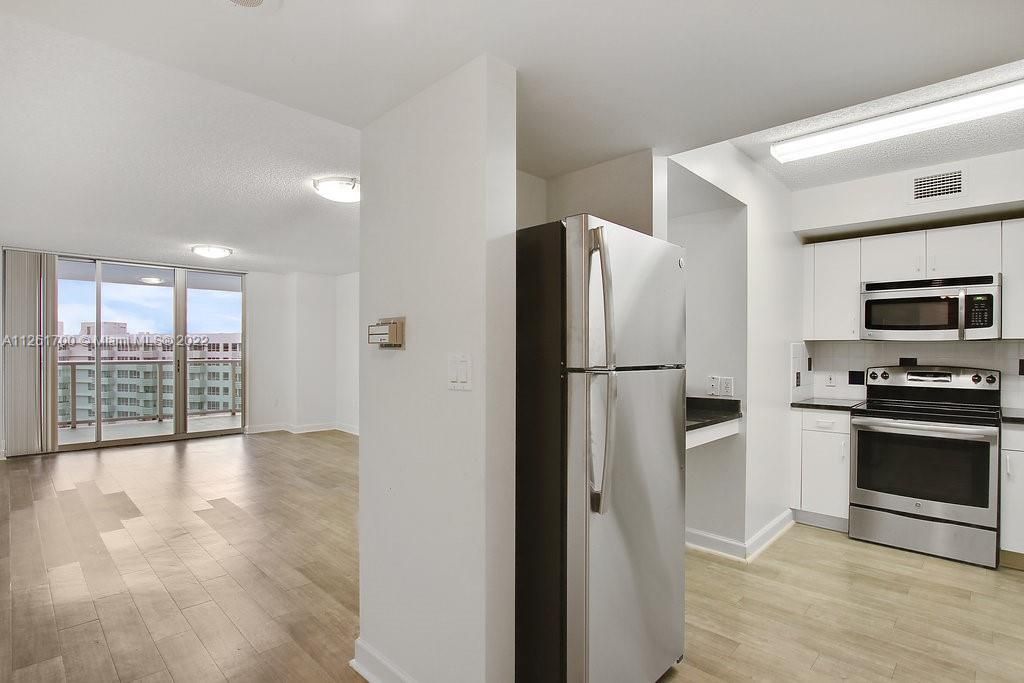 Recently Rented: $3,623 (1 beds, 1 baths, 851 Square Feet)