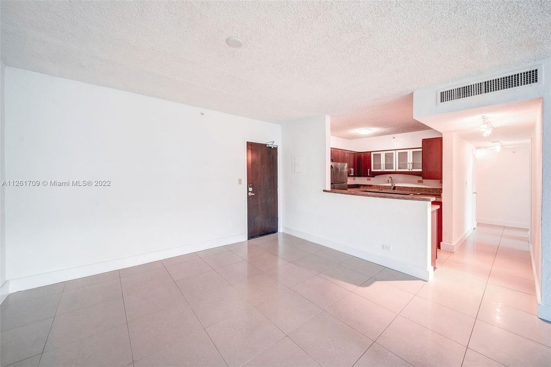 Recently Rented: $3,806 (2 beds, 2 baths, 1120 Square Feet)