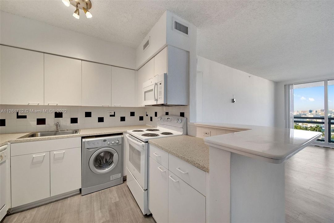 Recently Rented: $2,859 (1 beds, 1 baths, 980 Square Feet)