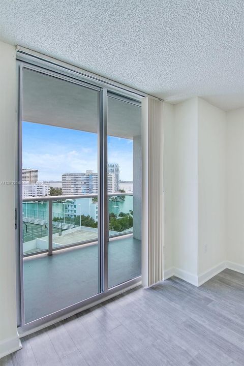 Recientemente alquilado: $3,550 (2 camas, 2 baños, 1338 Pies cuadrados)