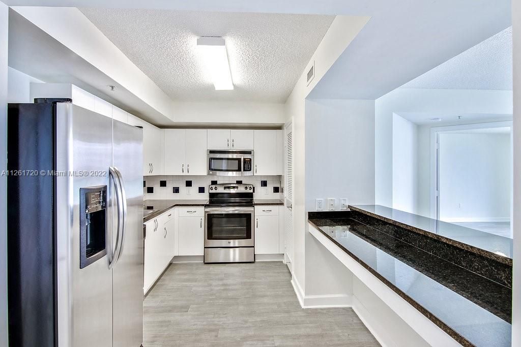 Recientemente alquilado: $3,550 (2 camas, 2 baños, 1338 Pies cuadrados)