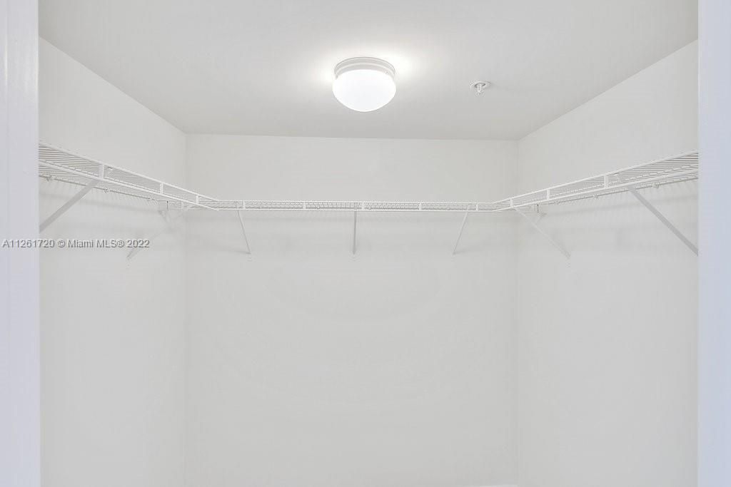 Recientemente alquilado: $3,550 (2 camas, 2 baños, 1338 Pies cuadrados)