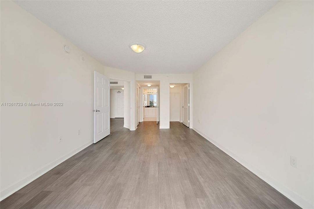 Recently Rented: $4,170 (2 beds, 2 baths, 1320 Square Feet)