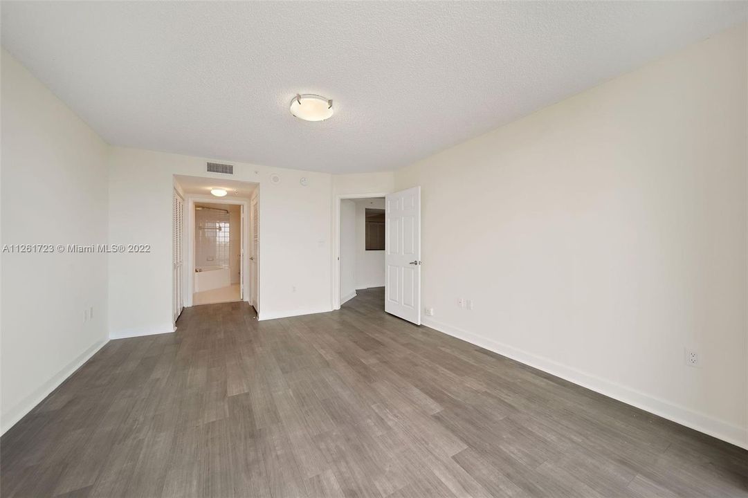 Recently Rented: $4,170 (2 beds, 2 baths, 1320 Square Feet)