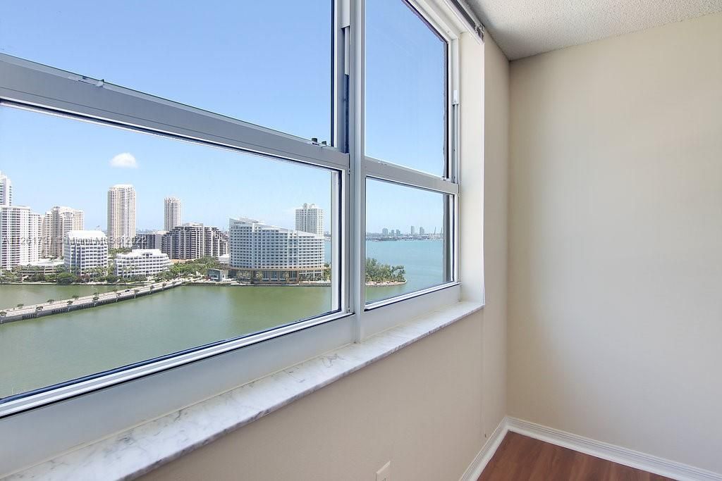 Недавно арендовано: $4,235 (2 спален, 2 ванн, 1393 Квадратных фут)